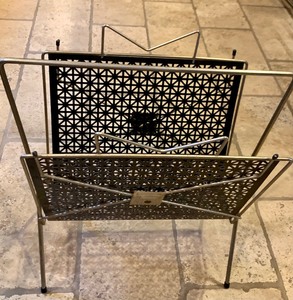 lot 72 image: Vintage Metal Mid Century Magazine Rack