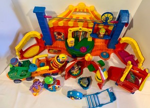 lot 202 image: Fisher Price Little People Circus and Much More