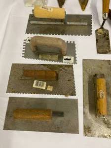 lot 303 image: Large Trowel Lot