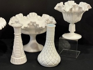 lot 281 image: Variety of Vintage Milk Glass including Vintage Milk Glass Pedestal Cake Plate