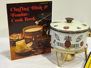 lot 258 image: Vintage MCM Georges Briard Warmer, Fondue Forks and Vintage Cookbook