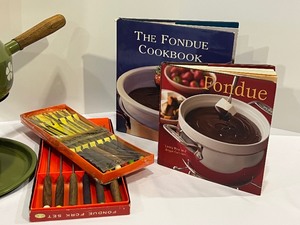lot 259 image: Retro MCM Fondue Pot, Forks and Cookbooks