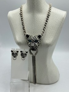 lot 248 image: Vintage Betsy Johnson White Tiger Head Necklace and Earrings Set