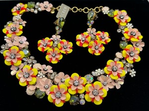 lot 245 image: J. Crew Fun Floral Crystal Pink Yellow Collar Necklace and Earrings Set