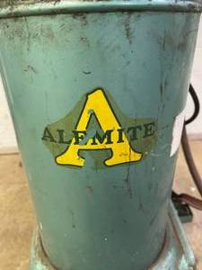 lot 335 image: Vintage Alemite Grease Gun Unit