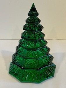 lot 414 image: Green Waterford Crystal Sculpted Tree Figurine