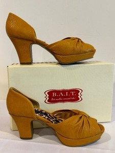 lot 395 image: But Another Innocent Tale  BAIT Heels - NEW