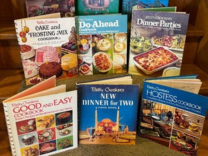 lot 299A image: (10) Vintage Betty Crocker Cookbooks