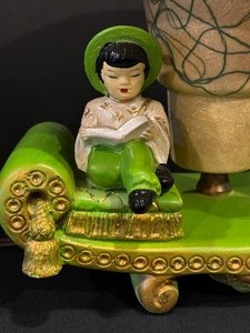lot 4 image: Mid Century 1950s Asian Chalkware Fiberglass Shade Lamp