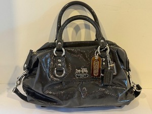 lot 236 image: Shiny Patent Leather Coach Handbag