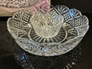 lot 418 image: Shannon Crystal Dublin Chip and Dip Server