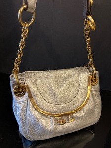 lot 401A image: B. Makowsky Silver Leather Handbag