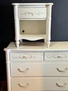 lot 88A image: Stanley Young America Dresser and Matching Night Stand