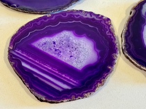 lot 488 image: Set of Four Dyed Geode Coasters