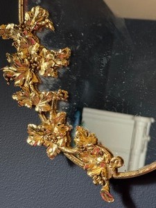 lot 491 image: Oval Gilded Decorative Wall Mirror