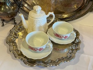 lot 451 image: Tea Grouping