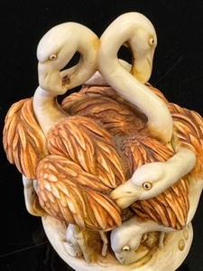 lot 453 image: Harmony Kingdom Flamingo Trinket Box