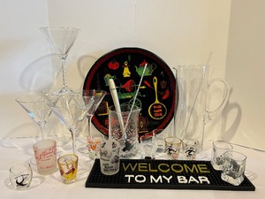 lot 452 image: Mix of Fun Bar Ware Items