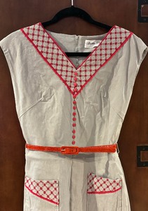 lot 467 image: Bettie Page Retro Inspired Pinup Style Dress