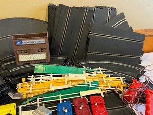lot 469 image: Vintage Strombecker Race Track Parts