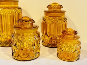 lot 475 image: MCM Retro L.E. Smith Amber Moon and Stars Glass Canister Set