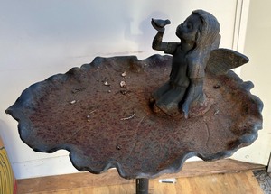 lot 505 image: Darling Metal Bird Feeder