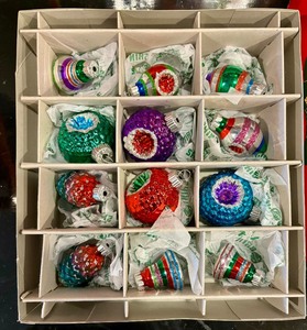lot 518 image: Christopher Radko Presents Shiny Brite Glass Ornaments