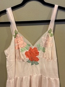 lot 479 image: Vintage Pink Nightgown