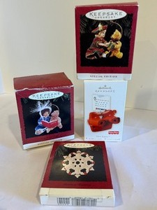 lot 544 image: (4) Hallmark Keepsake Ornaments including Hallmark Keepsake Ornament View Master