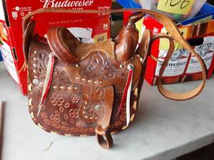 lot 23 image: Leather Tooled Shoulder Bag With Horse Blanket Liner