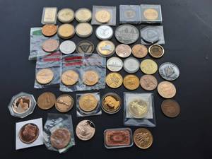 lot 28 image: Collection Of Casino Tokens & Gold & Silver Layered Replica Coins