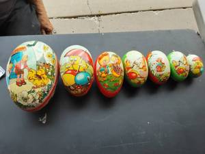 lot 32 image: Vintage Set Of Nesting Eggs Made In Germany