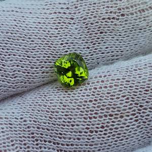 2.57 Carat Natural Electric Green Peridot Gemstone $500 Retail VIDEO