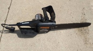 lot 8 image: Remington 14 Electric Chainsaw