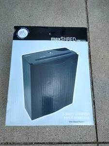 lot 18 image: Paper Shredder - New in Box
