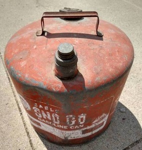 lot 50 image: Vintage Metal Gas Can