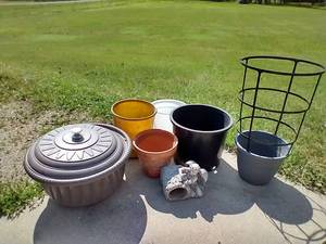 lot 54 image: Garden Lot - Pots, Tomato Cage, Suncast Hose Hider, Etc