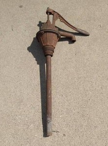 lot 65 image: Vintage Water Pump