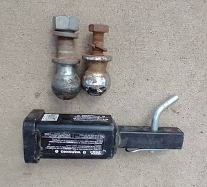 lot 111 image: Hitch Receiver Extension & 2 Ball Hitches