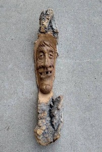 lot 187 image: Carved Wooden Garden Decoration