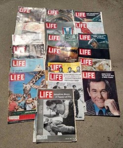 lot 202 image: (19) Vintage Life Magazines - 1960s & 1970s