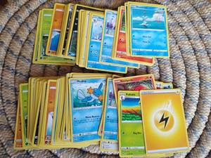 lot 216 image: 100 Pokemon Cards