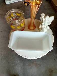 lot 242 image: Vintage Glassware Lot - Pyrex, Etc