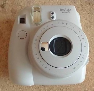 lot 264 image: Instax Mini 9 Instant Camera