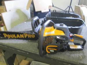 lot 17 image: Poulan Pro 20 50cc 2-Cycle Gas Chainsaw