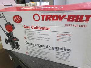 lot 32 image: Troy-Bilt 25cc 2-Cycle Gas Cultivator