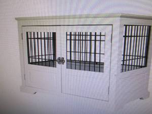 lot 36 image: Merry Products Fairview  Triple Door Dog Crate