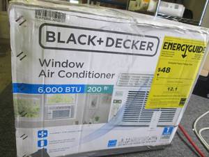 lot 38 image: 6000 BTU Window Air Conditioner with Dehumidifier