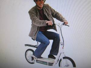 lot 42 image: Razor EcoSmart Metro Elec Scooter