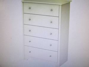 lot 51 image: South Shore Vito 5-Drawer Chest